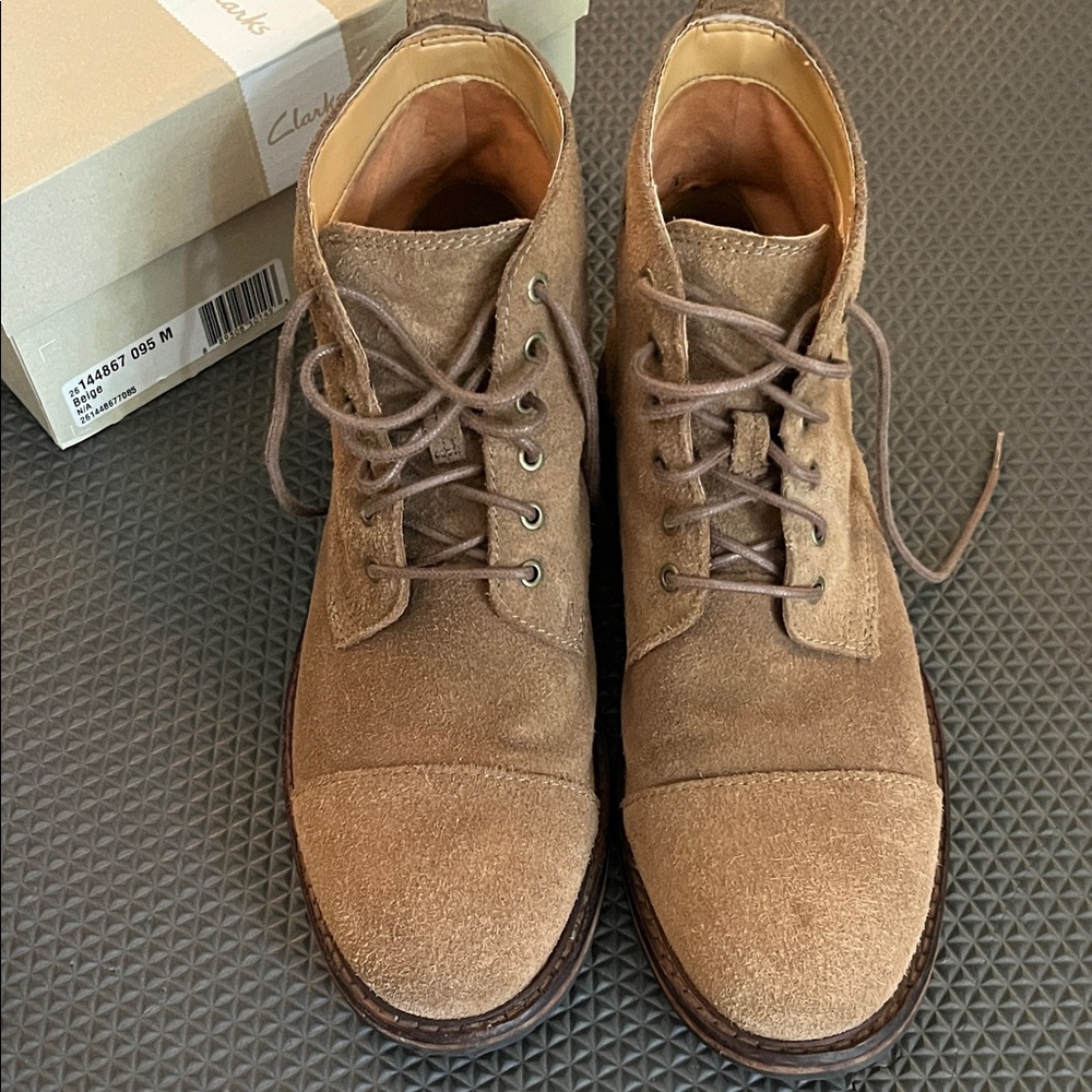 Clarks Men's Brown Suede Boots